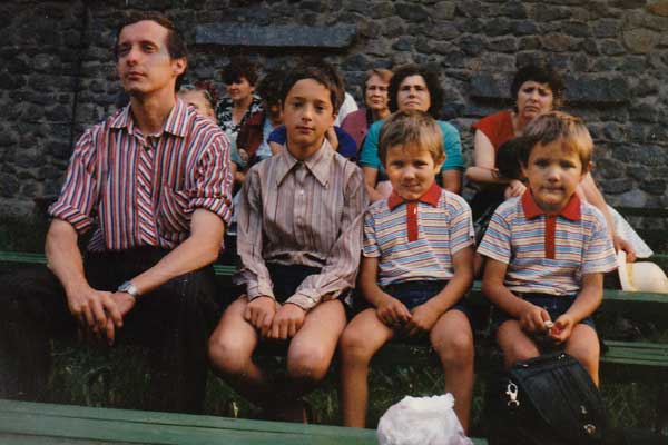 childhood photo of Vladimir and siblings