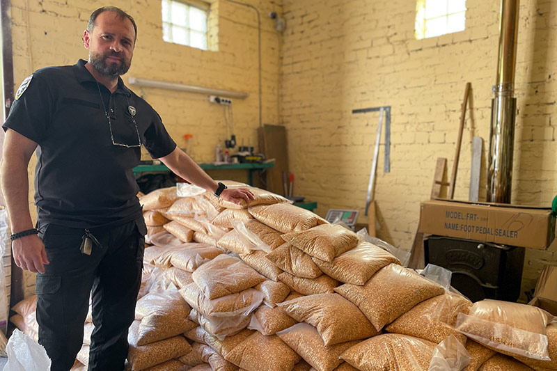 Pastor Anatoly, a member of a Samaritan’s Purse church partner, is one of the many faithful believers actively involved in moving food and other critical supplies throughout Ukraine.