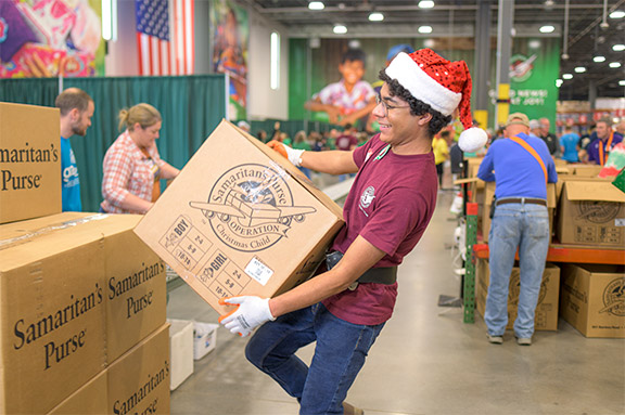 7 Ways to Serve OKC With Your Family This Holiday Season